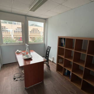 Bureau privé 20 m² 4 postes Coworking Rue Jacques Reattu Marseille 13009 - photo 4